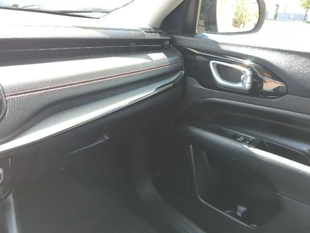 Certified Used 2022 Silver Jeep Trailhawk image 8