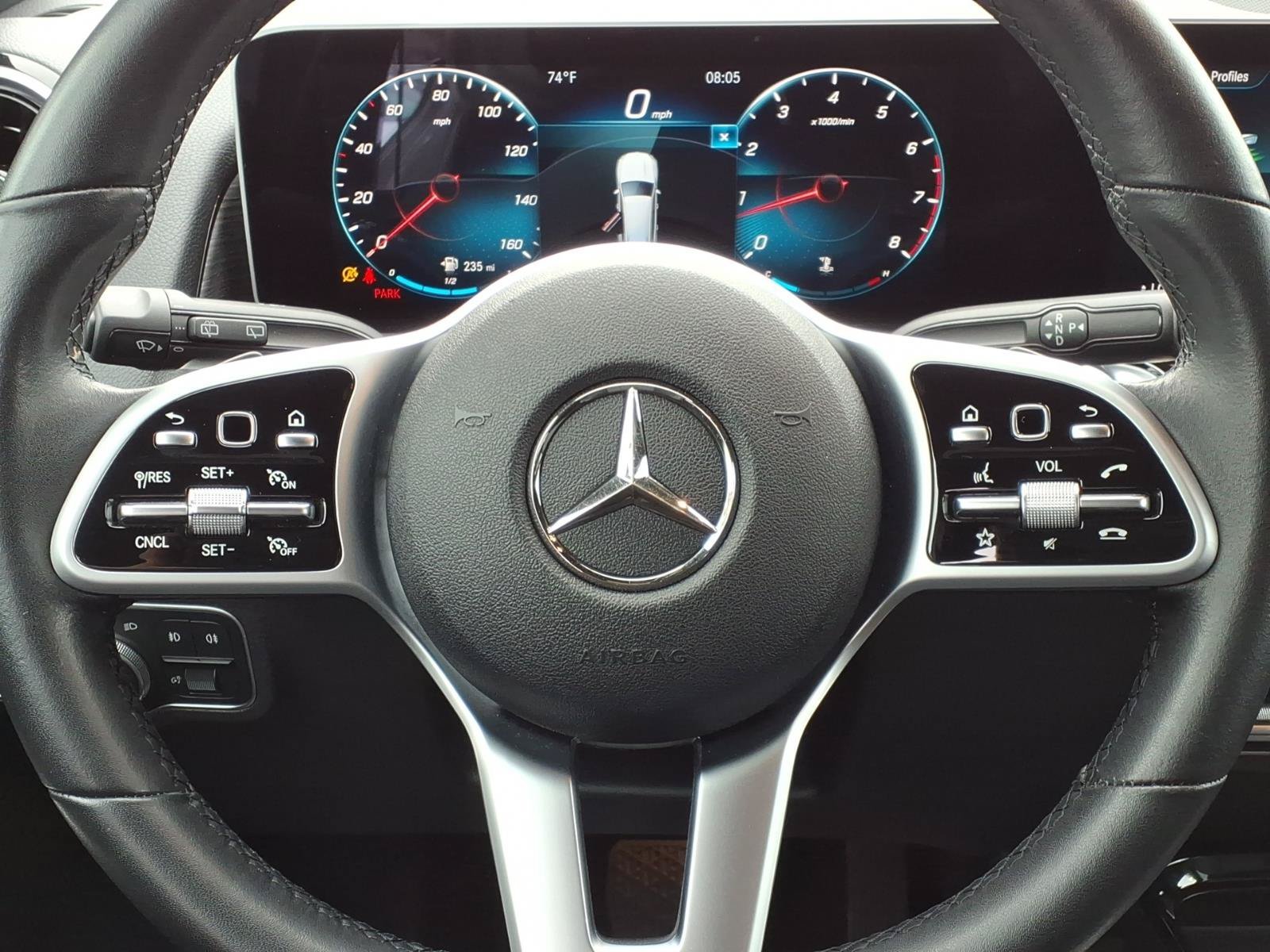 Used 2020 Mountain Gray Metallic Mercedes-Benz GLB250W image 8