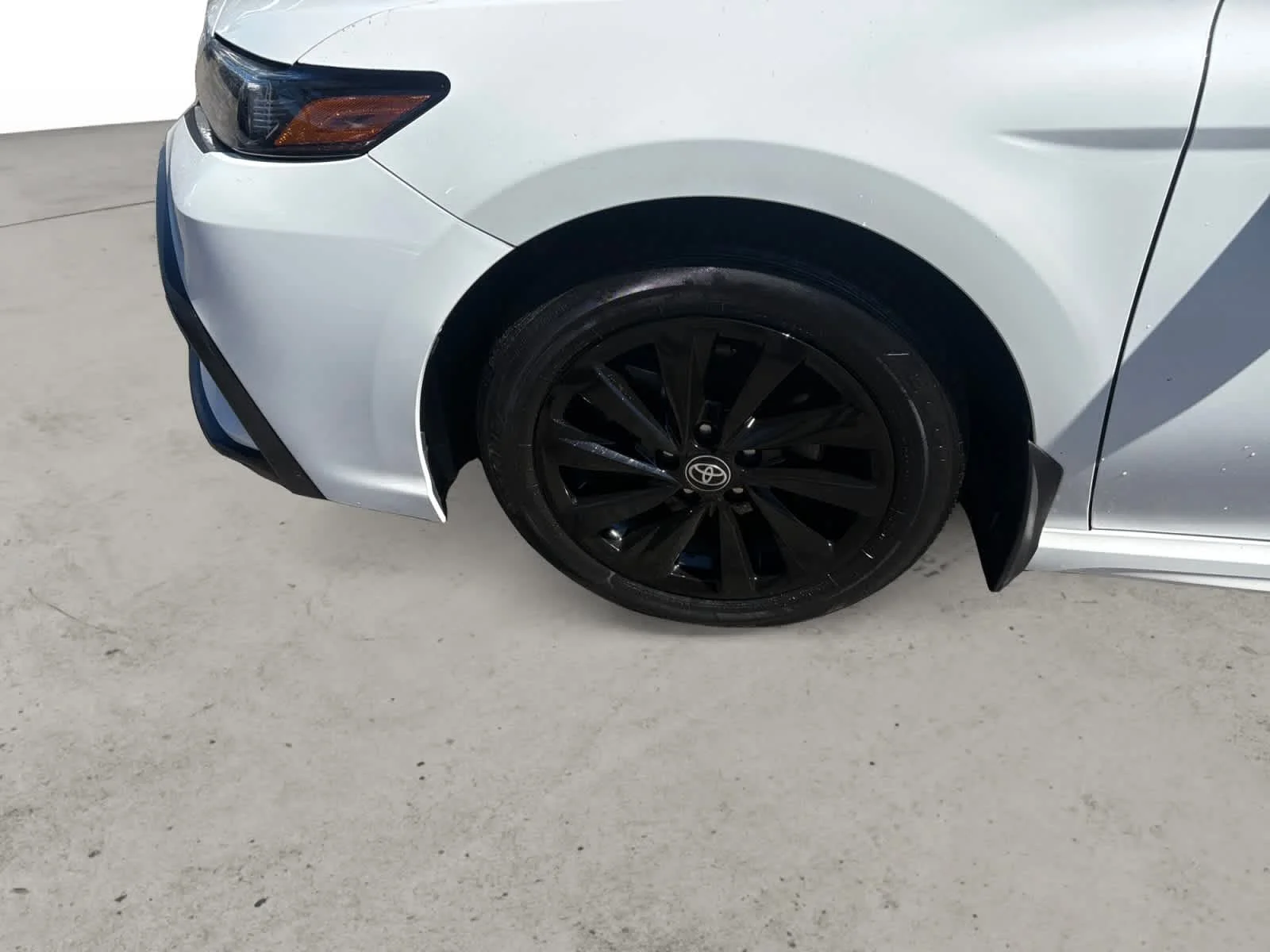 Used 2024 Ice Cap Toyota SE image 11