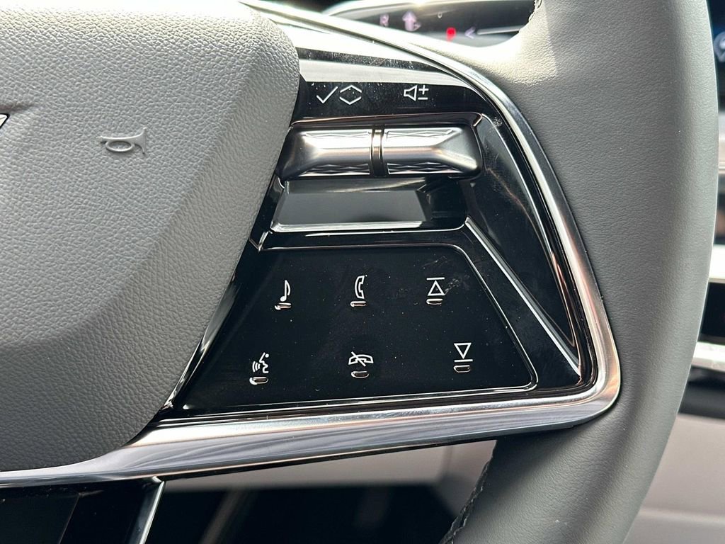 2025 Cadillac LYRIQ Luxury 1 - Photo 14