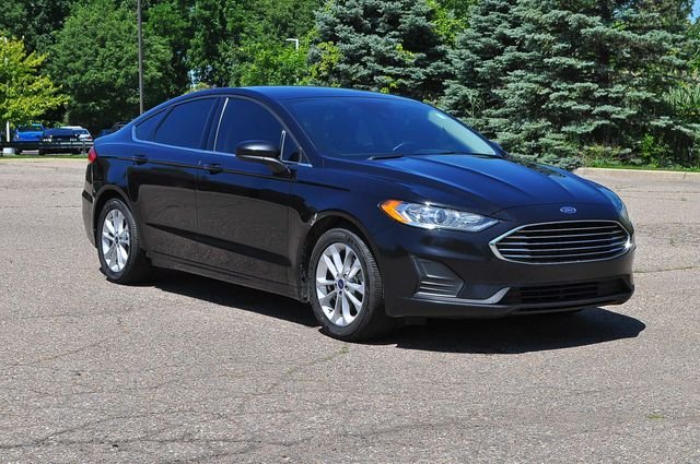 Used 2020 Black Ford SE image 1