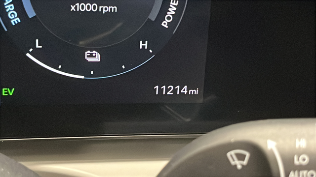 Used 2025 Titanium Gray Hyundai Limited image 10