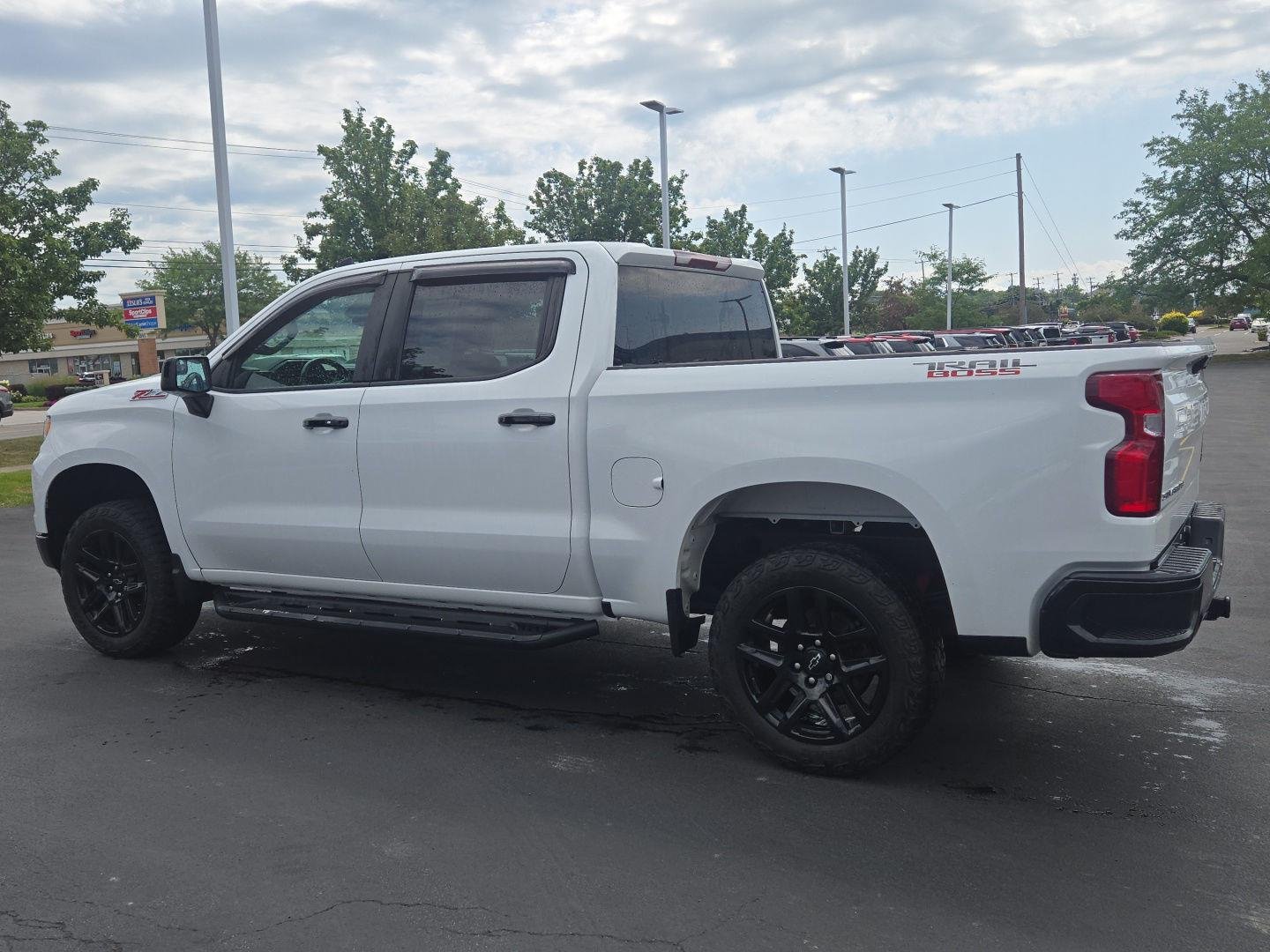 Used 2022 Summit White Chevrolet LT Trail Boss image 4