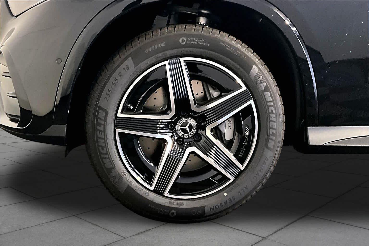 New 2026 Black Mercedes-Benz GLC 300 image 17