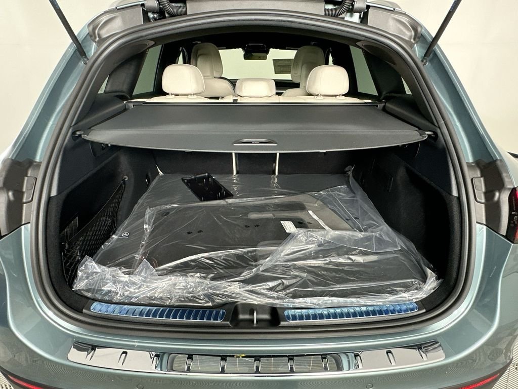 New 2026 Verde Silver Metallic Mercedes-Benz GLC 300 image 28