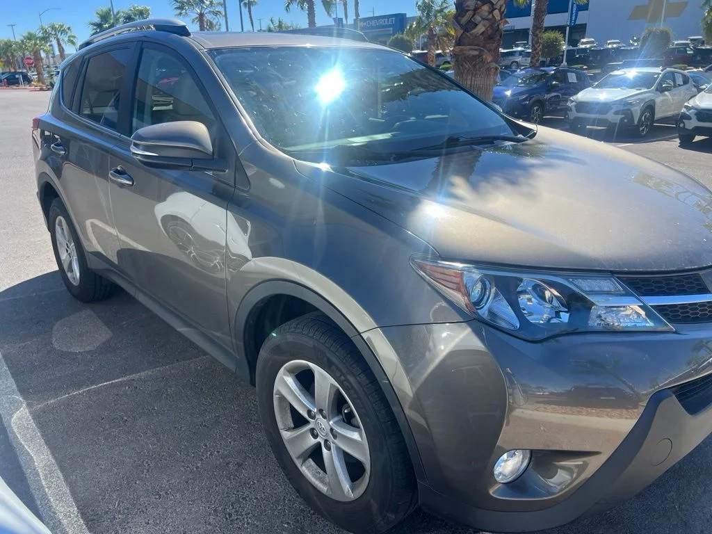 Used 2014 Brown Toyota XLE image 31