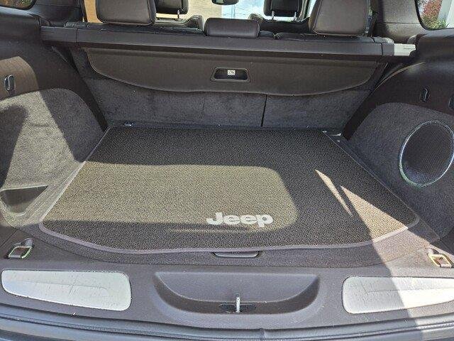 Used 2018 Ivory 3-Coat Jeep Summit image 26