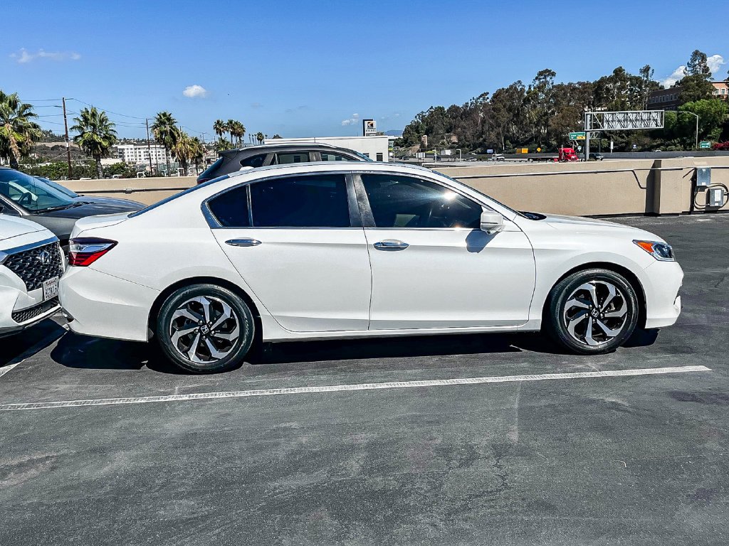 Used 2016 White Honda EX-L image 7