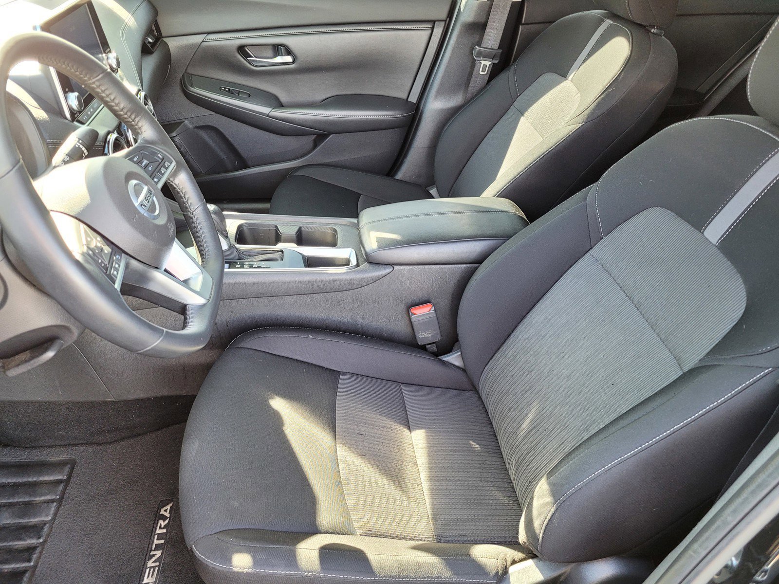 Used 2022 Super Black Nissan SV image 15