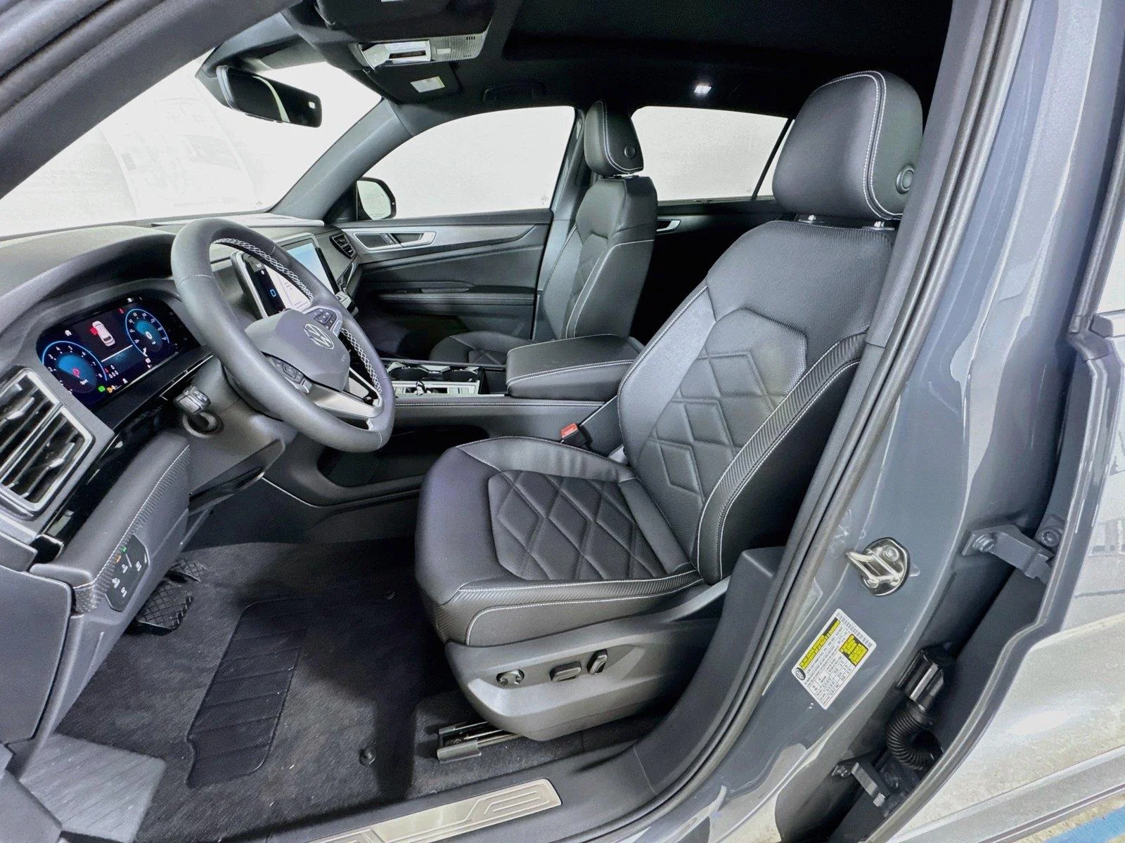 New 2026  Volkswagen 2.0T SE w/Technology image 21