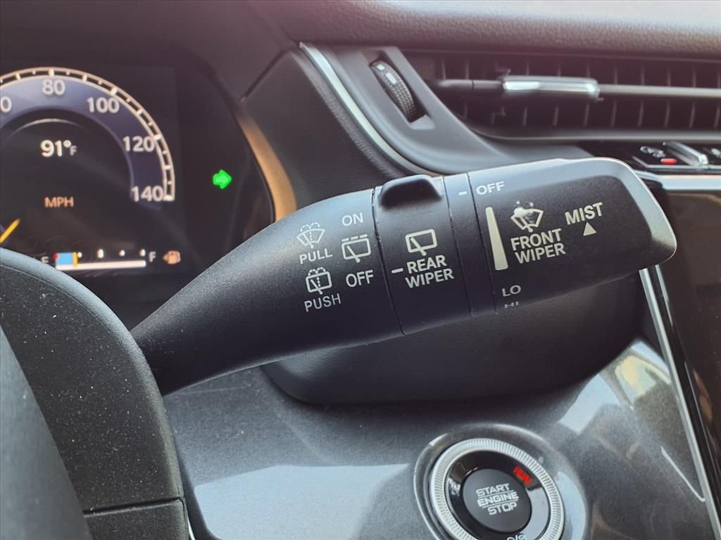 Used 2021 White Jeep Laredo image 28