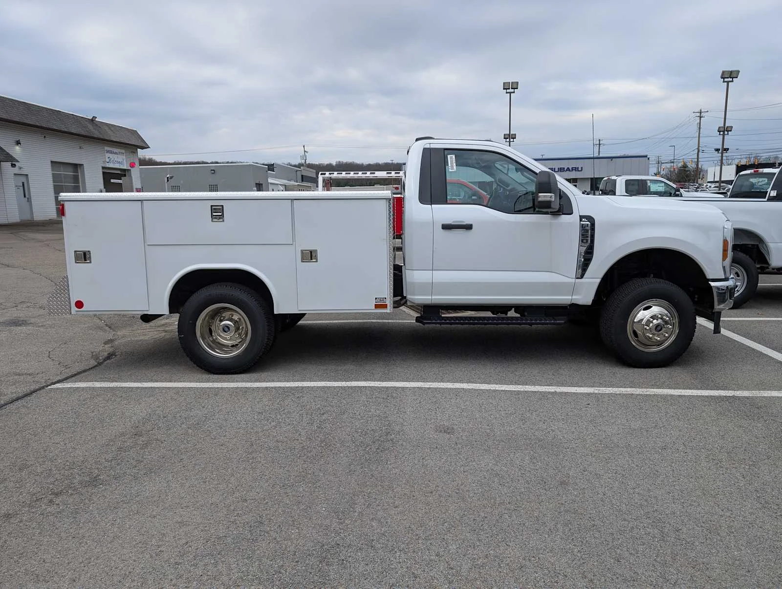 2026 Ford F-350 Super Duty Chassis Cab XL - Photo 8