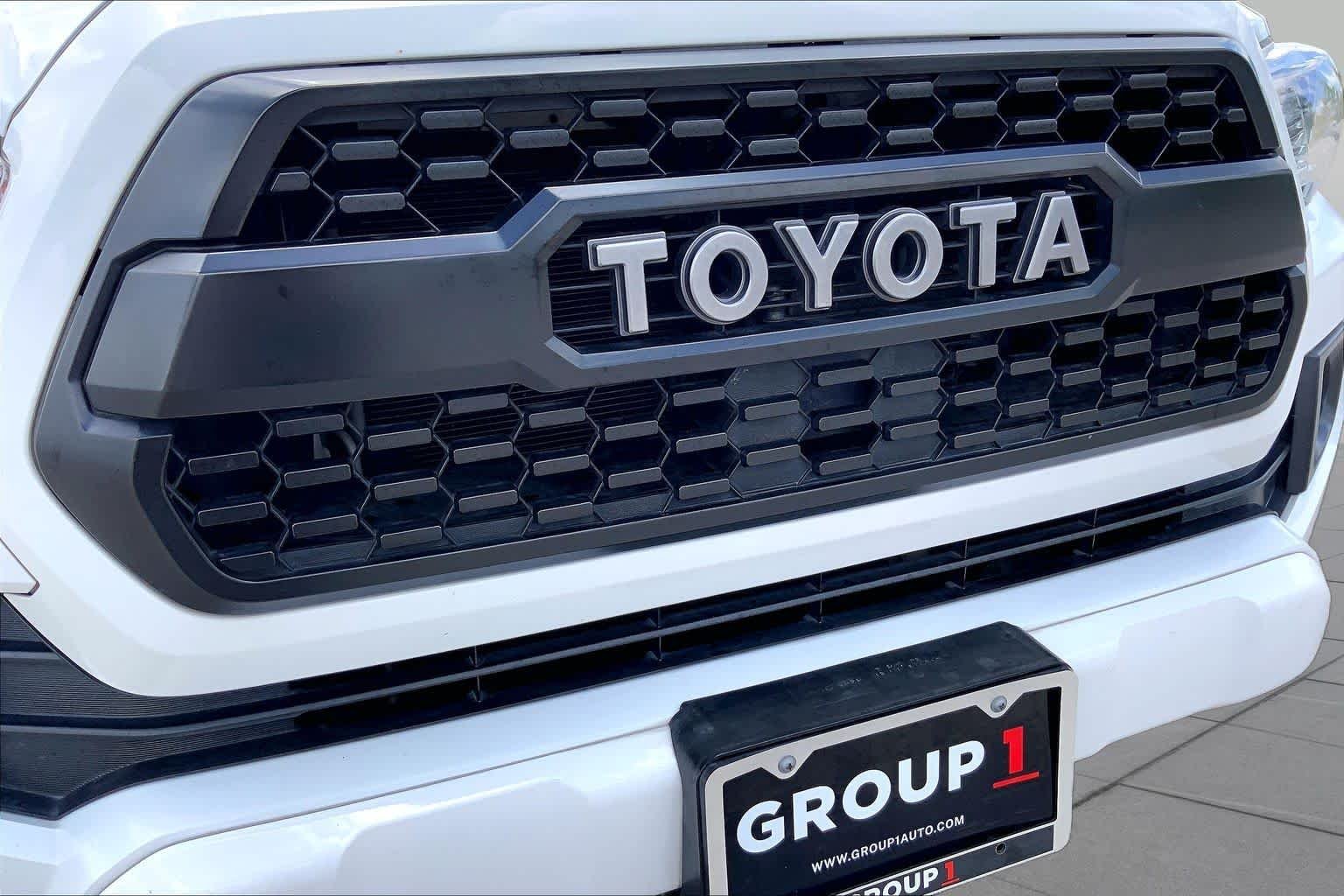 Used 2019 Super White Toyota TRD Sport image 29