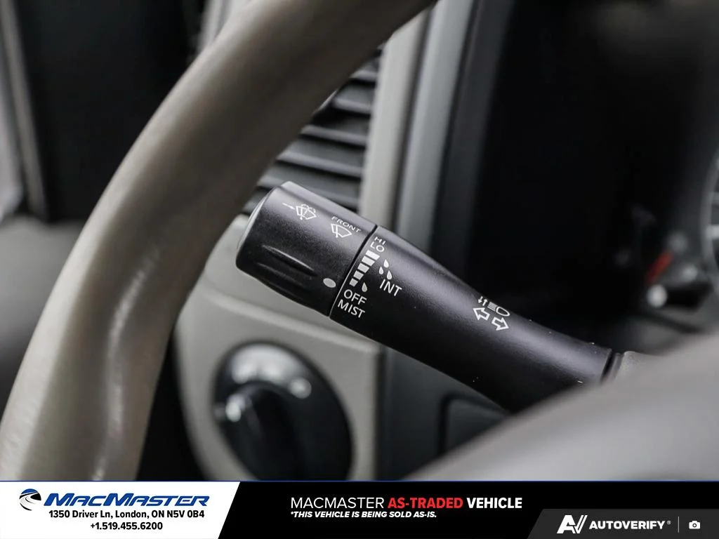 Used 2017  Nissan  image 19