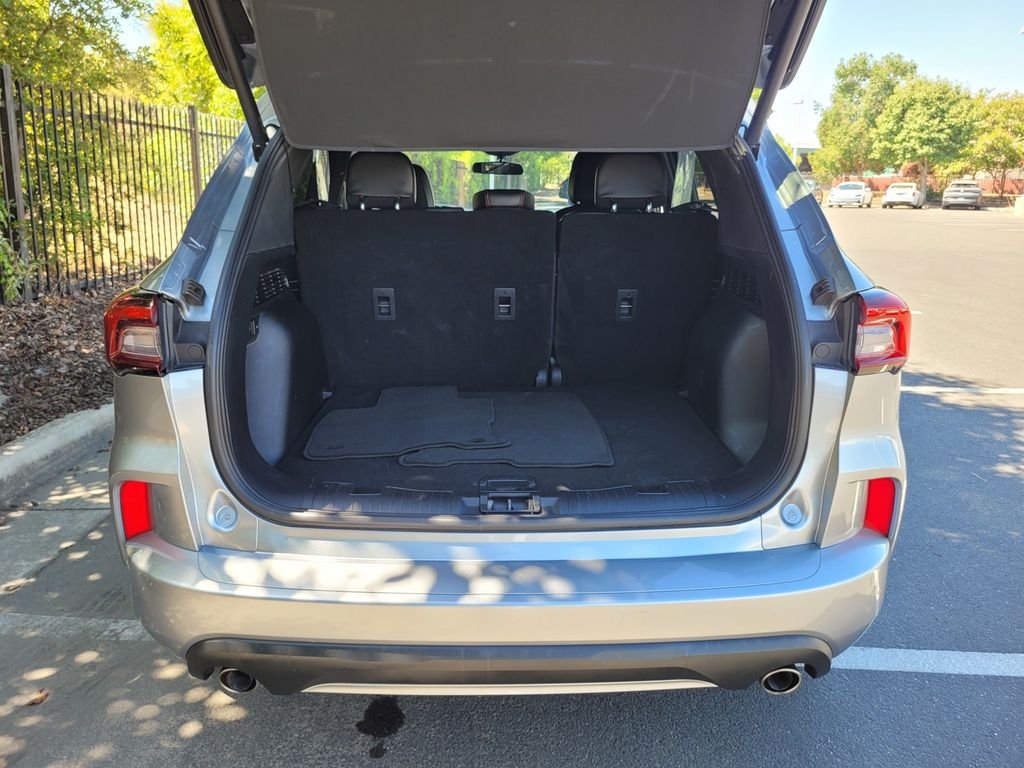 Used 2024 Silver Ford ST-Line Select image 27