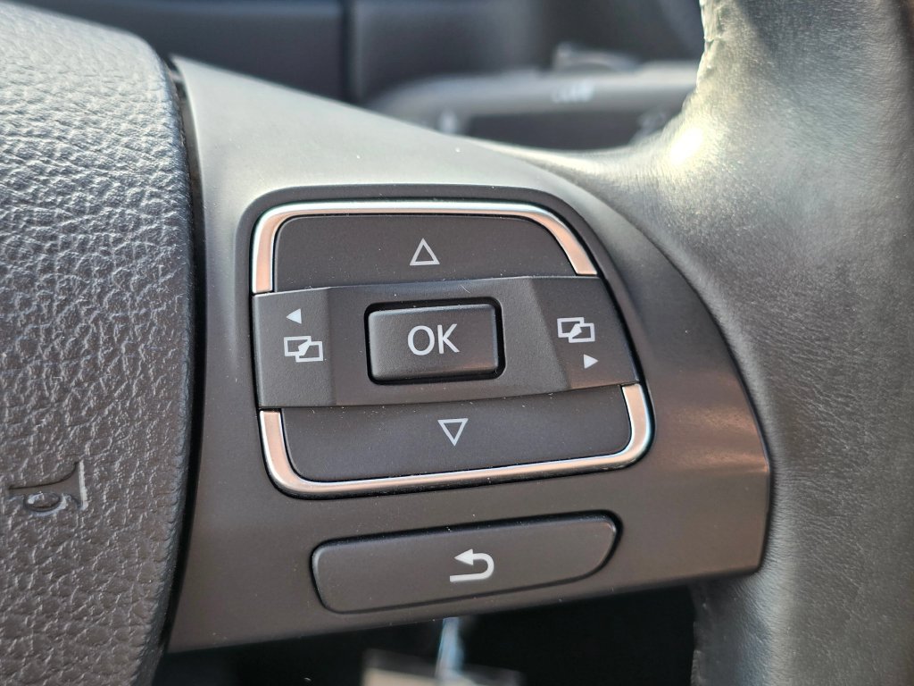 Used 2012 Silver Volkswagen SE image 28
