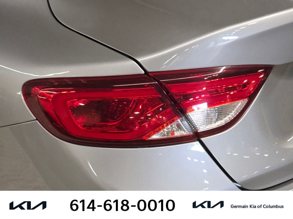Used 2015 Silver Chrysler Limited image 15