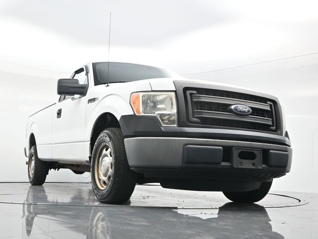 Used 2013 Oxford White Ford XL image 35