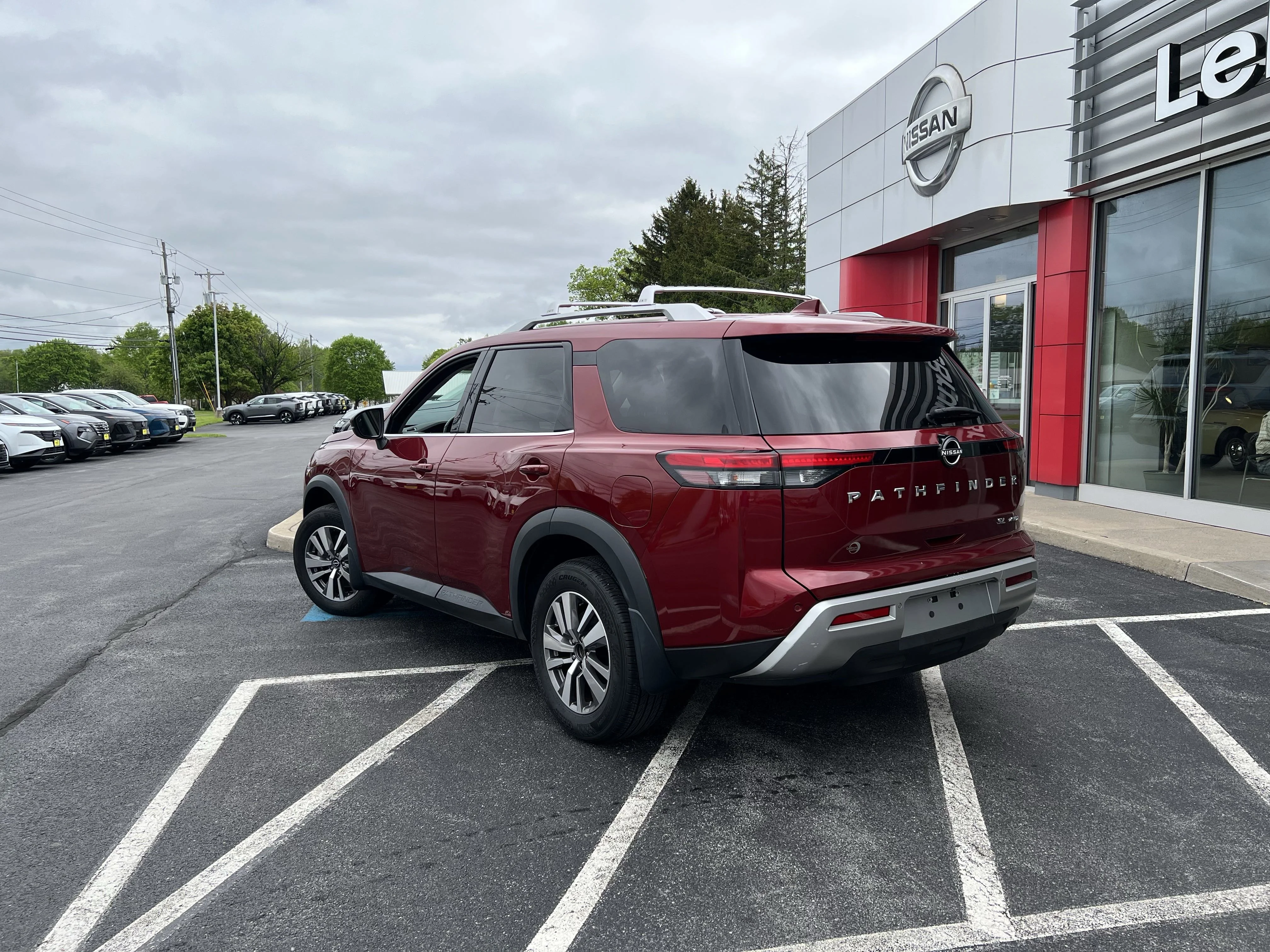 2022 Nissan Pathfinder SL - Photo 9