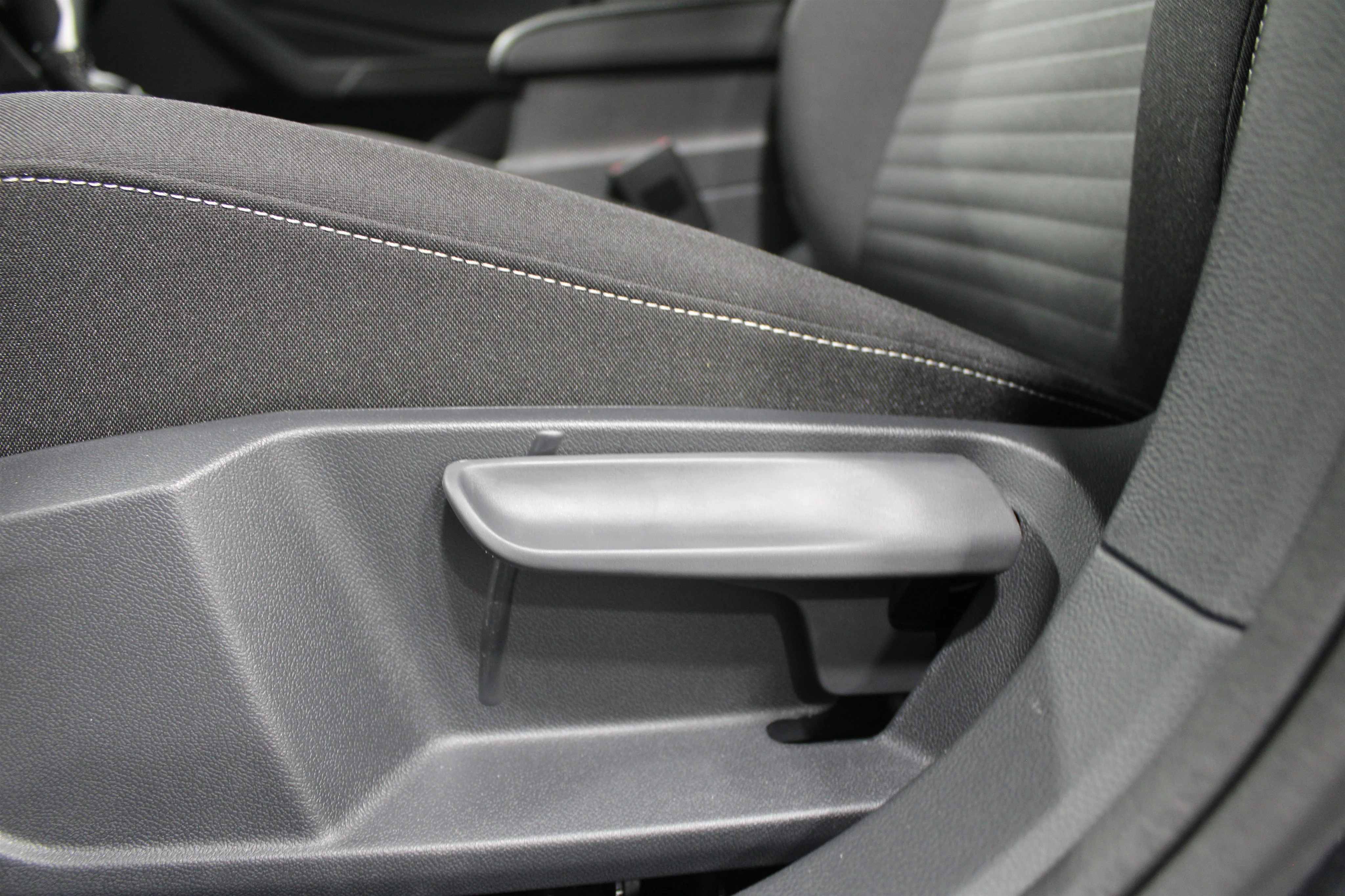 New 2026 Platinum Gray Metallic Volkswagen S image 4