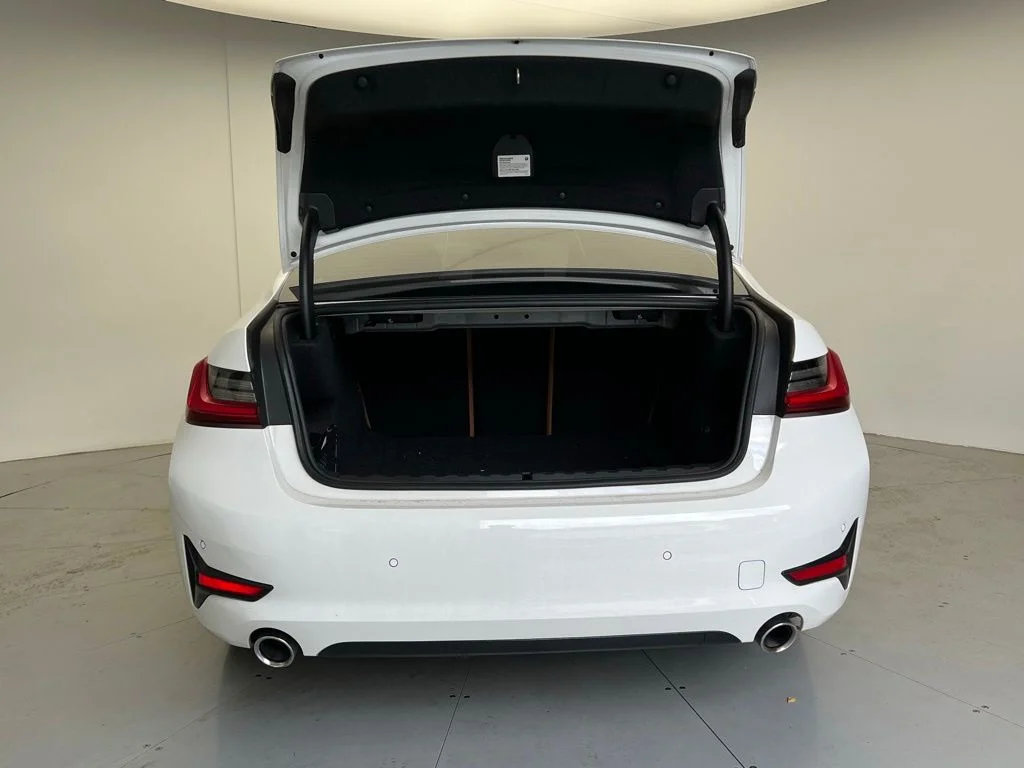 Used 2021 Alpine White BMW 330i image 4