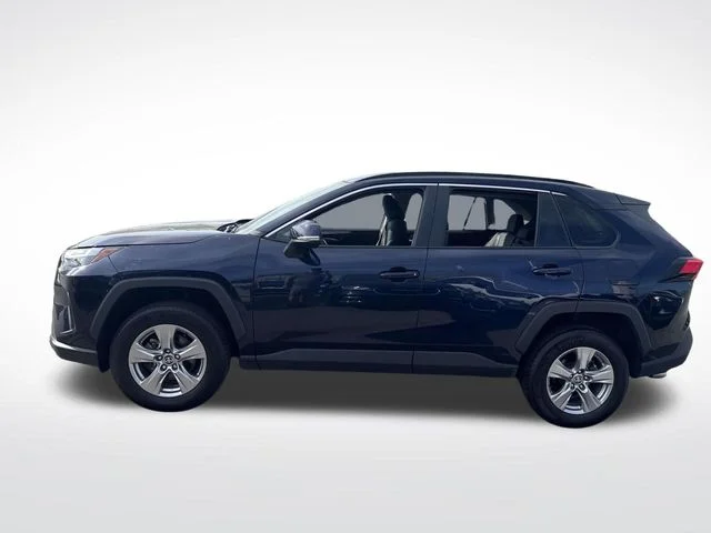 Used 2025  Toyota XLE image 2