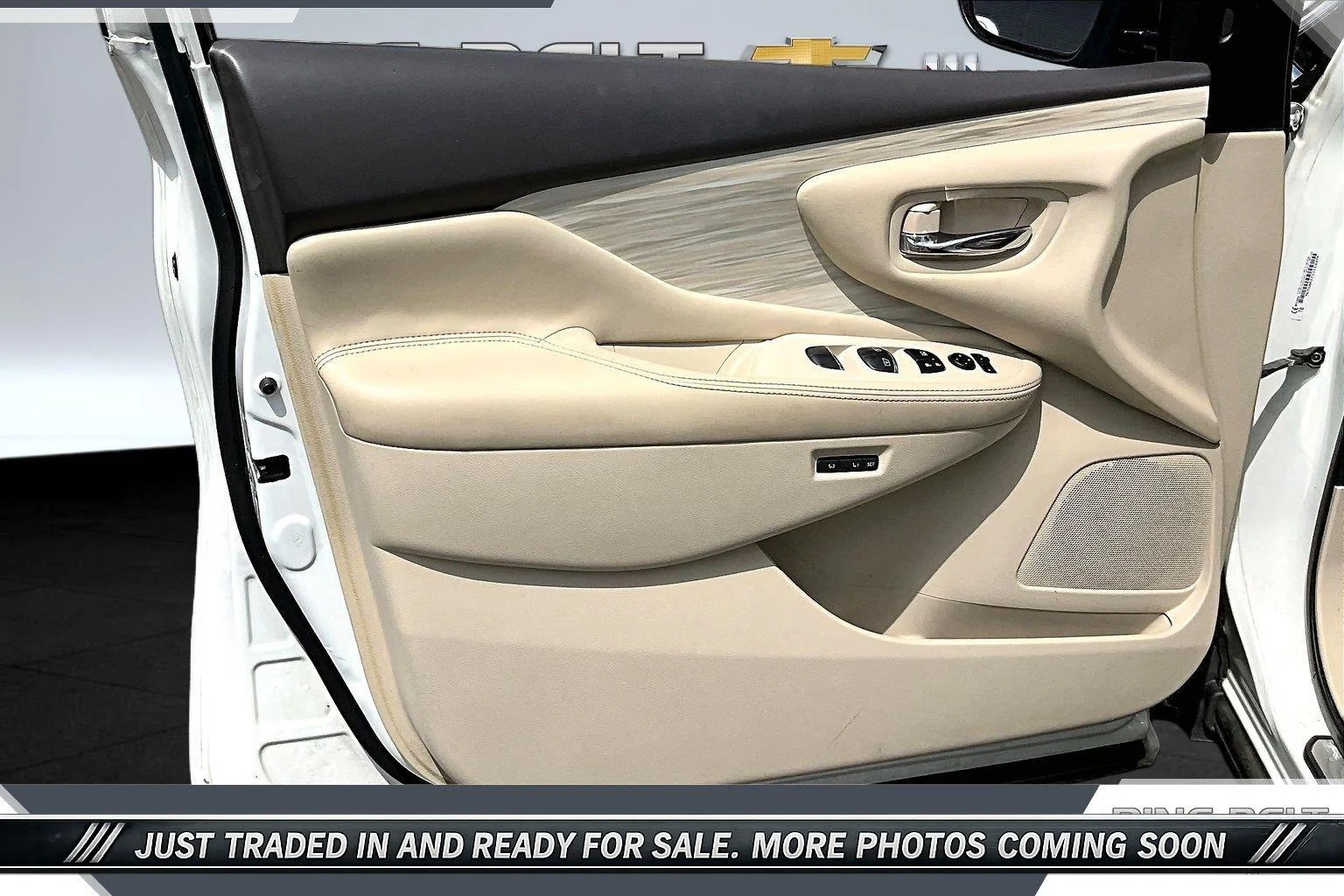 Used 2017 Pearl White Nissan SL image 17