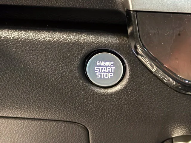 Used 2025  Kia SX image 14
