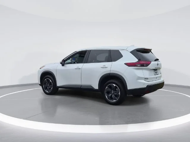 Used 2025 White Nissan SV image 5