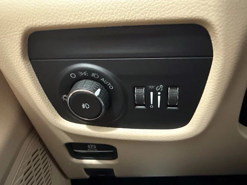 New 2027 Steel Blue Paint Jeep Limited image 27