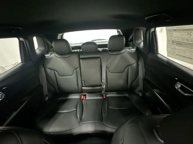 New 2026 Bright White Clear-Coat Exterior Paint Jeep Limited image 24