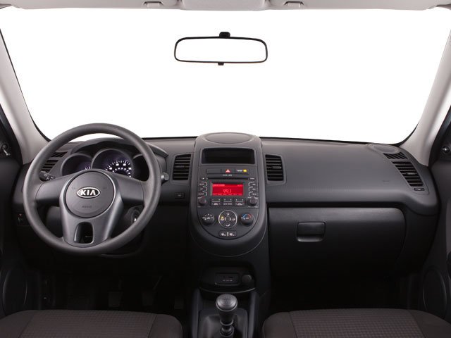 Used 2013 Molten Kia + image 5