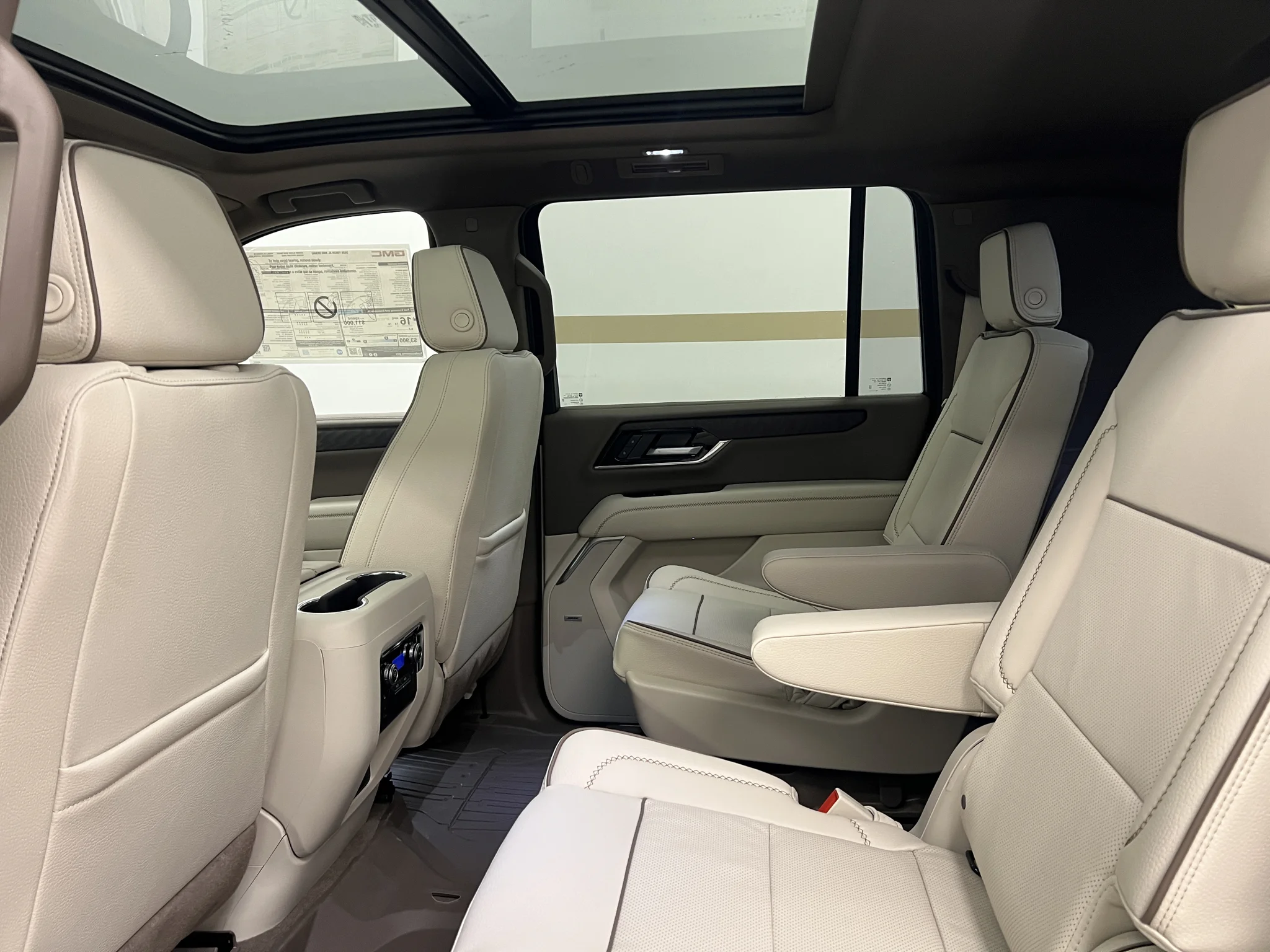 2026 GMC Yukon XL Denali - Photo 12