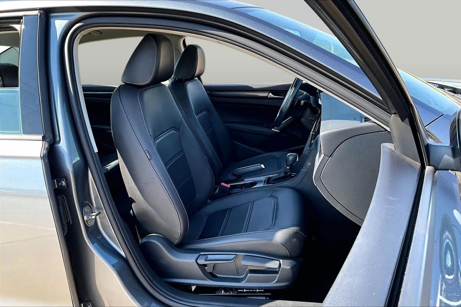 Used 2020 Platinum Gray Metallic Volkswagen 2.0T R-Line image 9