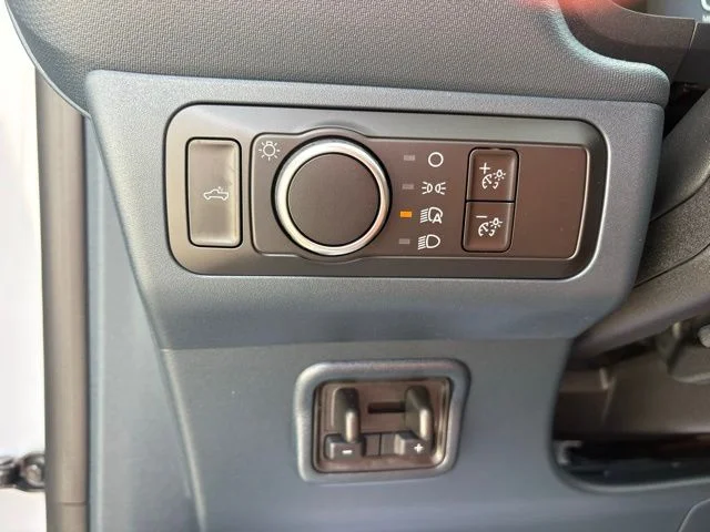New 2025 White Ford Lariat image 27