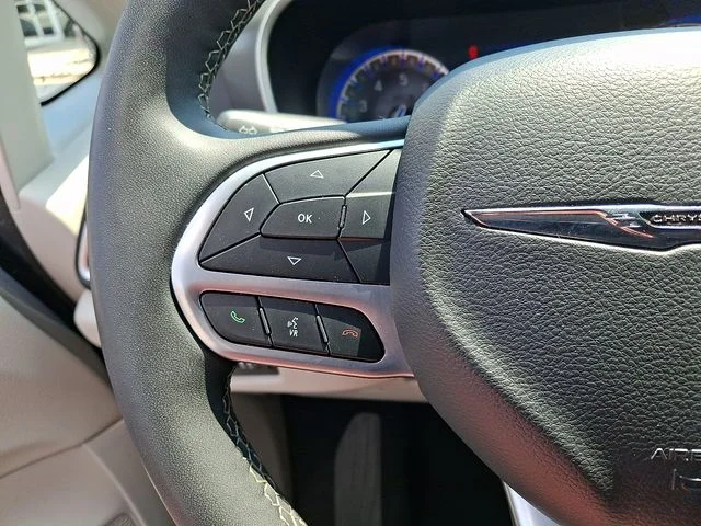 Used 2024 Silver Chrysler Touring L image 20