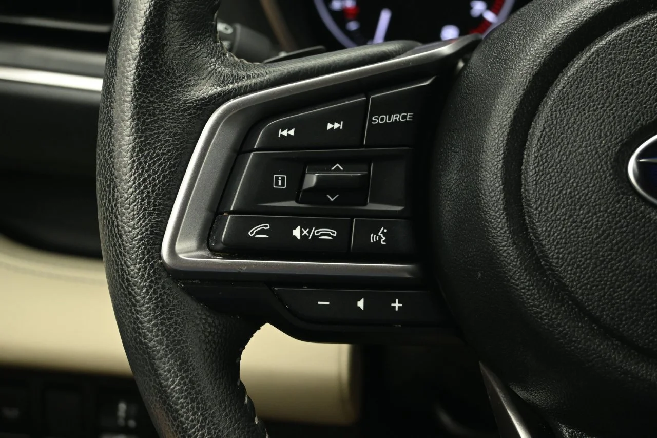Used 2023 Crystal White Pearl Subaru Limited image 23