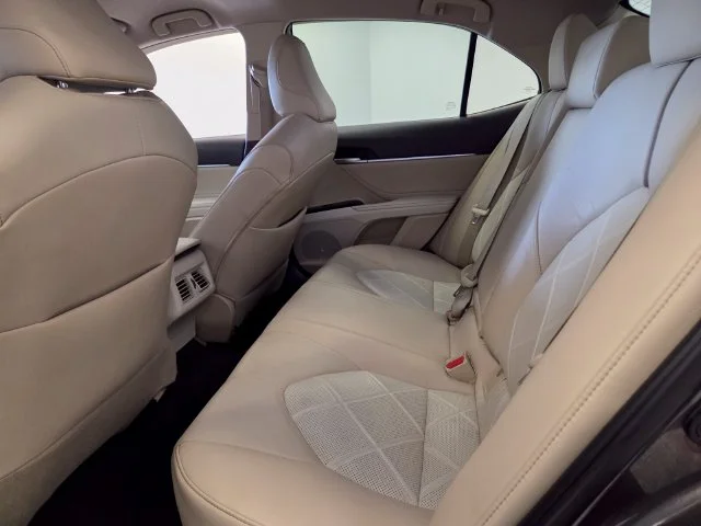Used 2018 Brown Toyota XLE image 13