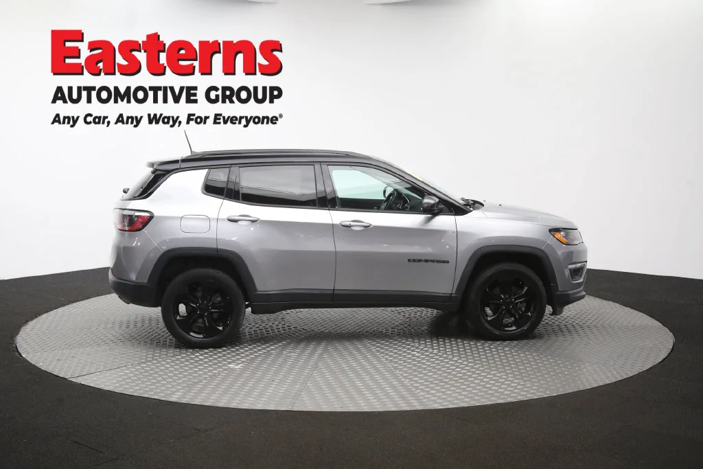 Used 2020 Silver Jeep Latitude image 45