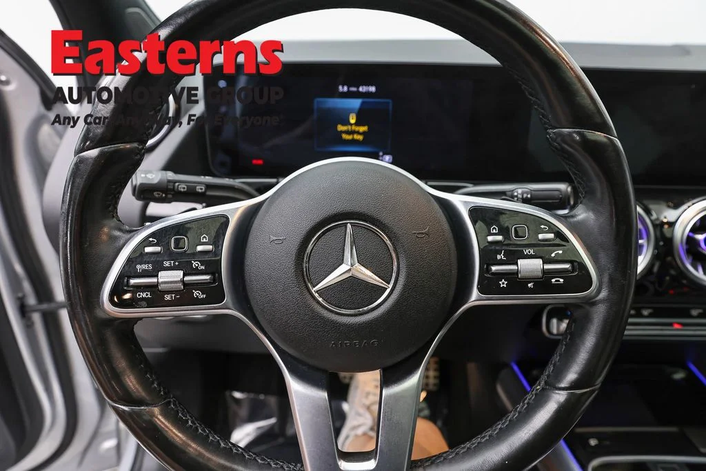 Used 2022 Silver Mercedes-Benz GLA 250 image 10