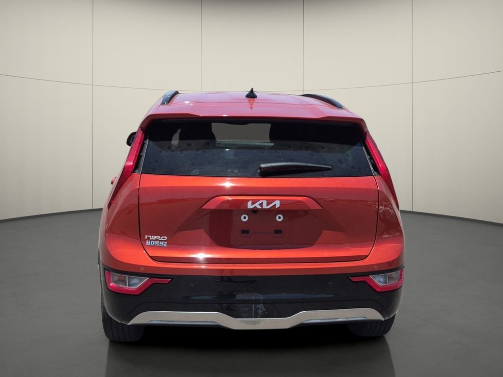 Used 2023 Red Kia Wind image 6
