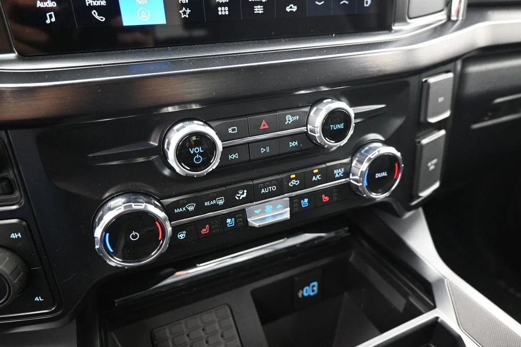 New 2026 Oxford White Ford Lariat image 16