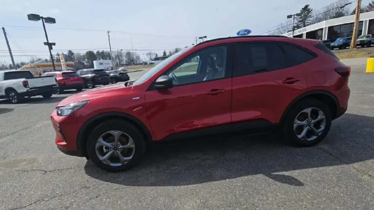 Used 2025 Rapid Red Metallic Tinted Clearcoat Ford ST-Line image 5