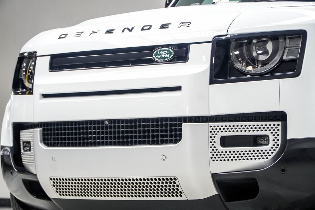 Used 2025 White Land Rover S image 2