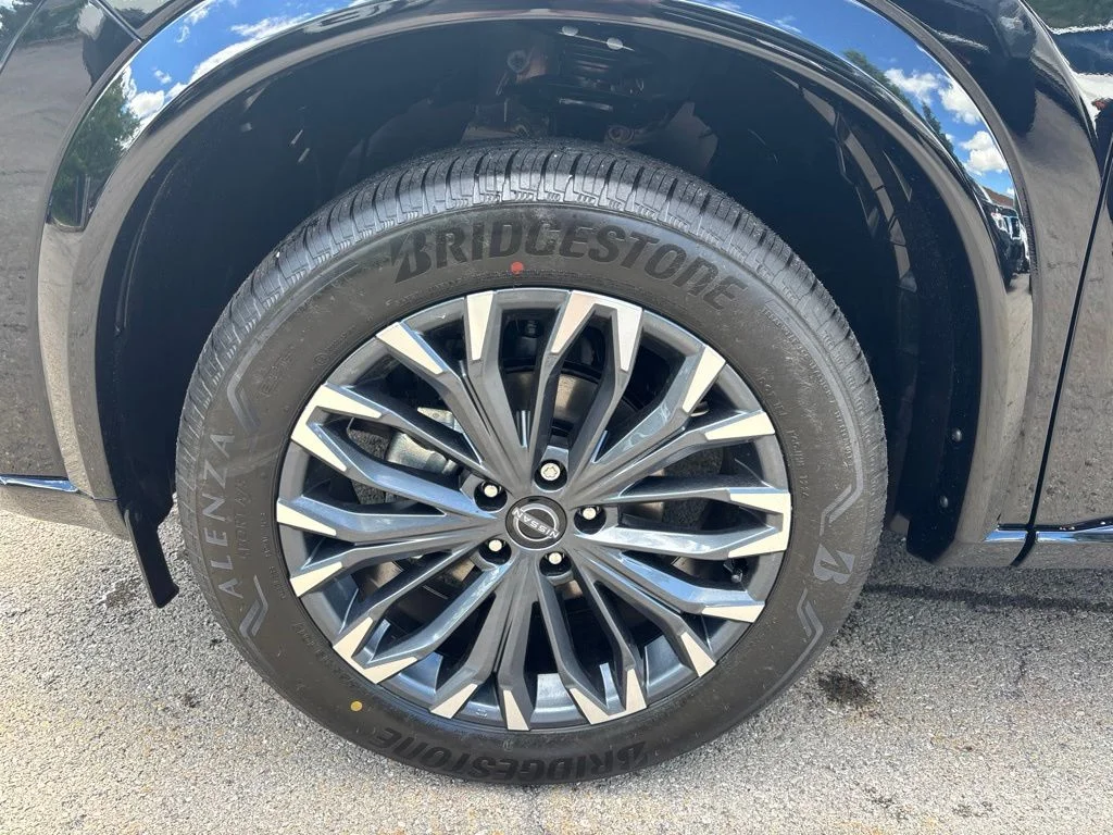 New 2026 Black Nissan Platinum image 9