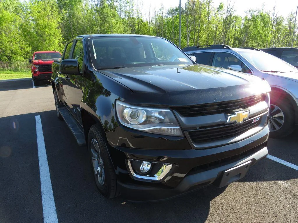 Used 2020 Black Chevrolet Z71 image 3