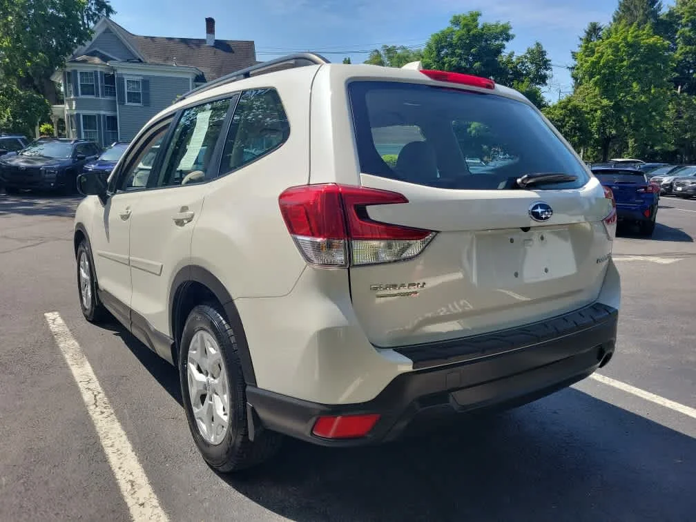 Used 2021 Crystal White Pearl Subaru  image 5