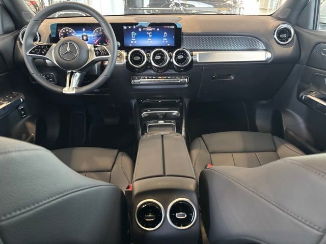 New 2026 Polar White Mercedes-Benz GLB 250 image 48