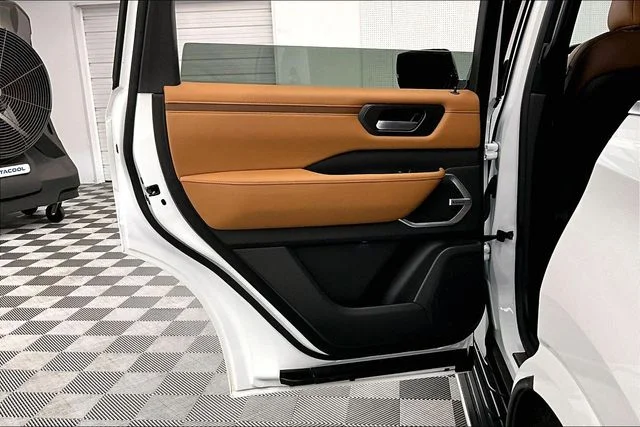 2025 Nissan Armada Platinum Reserve - Photo 23