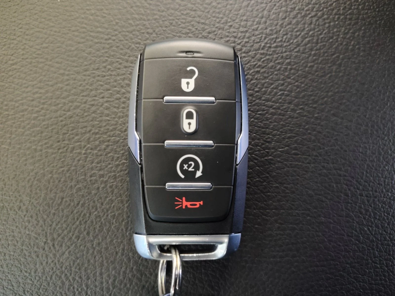 Used 2025 Diamond Black Crystal Pearlcoat Ram Lone Star image 30